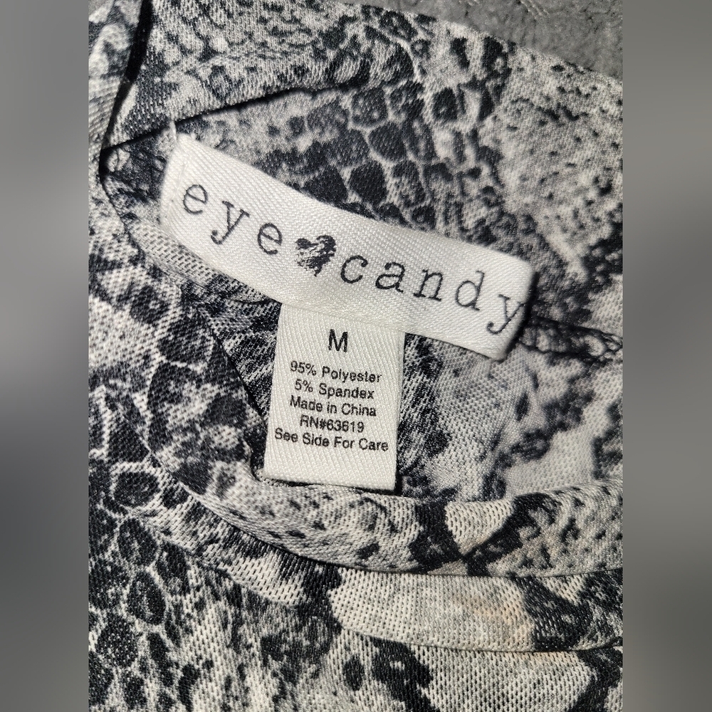 Eye Candy Monochrome Patterned Top Size M - Picture 7 of 9